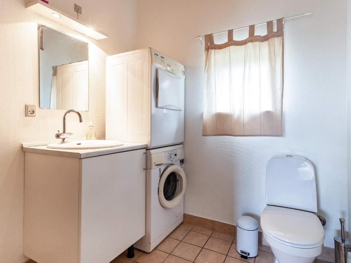 8 Person Holiday Home In Fåborg 외부 사진